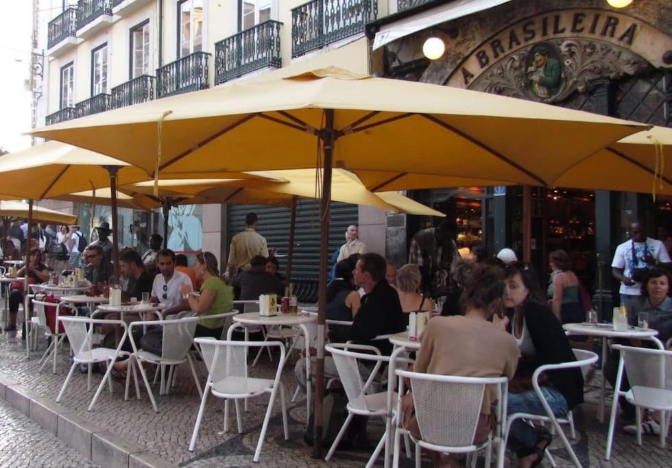 C2 Bairro Alto 18Th Century Beautiful Apartment ลิสบอน ภายนอก รูปภาพ