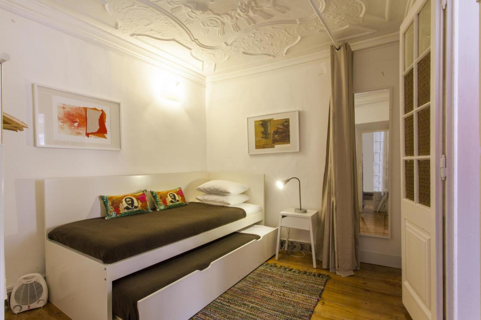 C2 Bairro Alto 18Th Century Beautiful Apartment ลิสบอน ภายนอก รูปภาพ